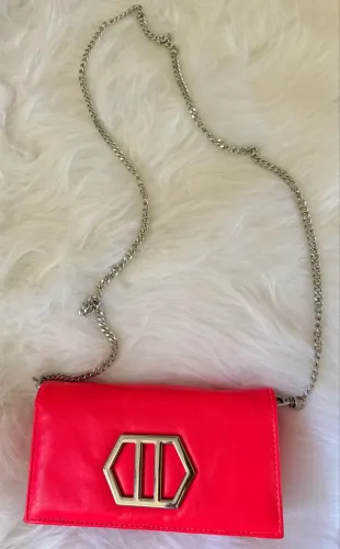 Bolsa Arezzo com corrente tiracolo