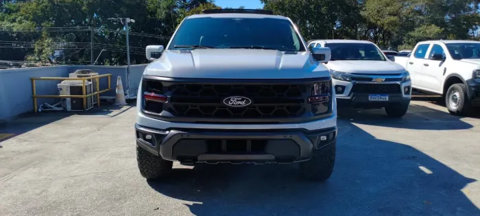 Ford F-150 Tremor 4X4 5.0 V8 2025