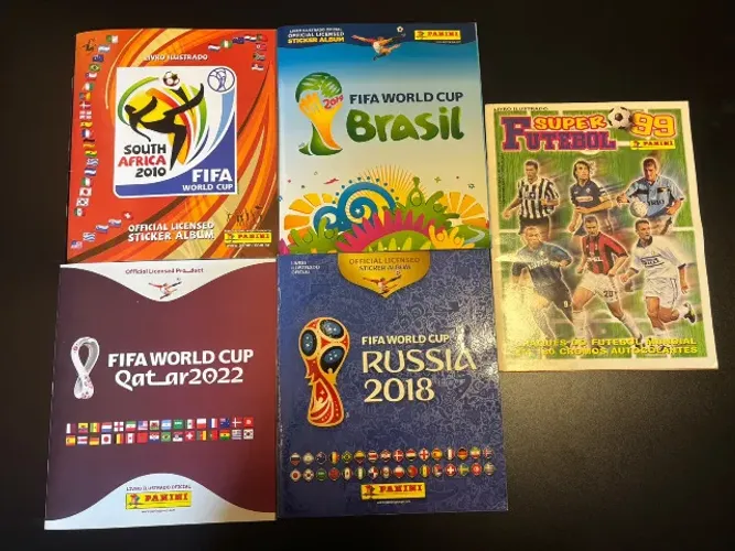 Coleção Álbuns de figurinhas completos Copa do Mundo 10-22 + Super Futebol 99
