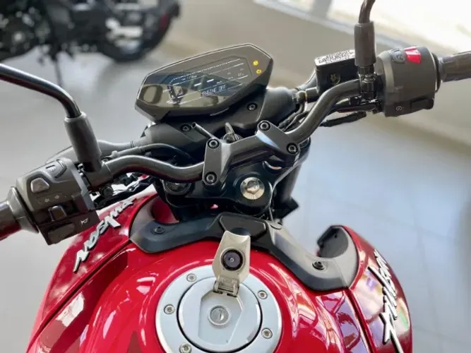 BAJAJ  PULSAR  N150 25/26 + BÔNUS