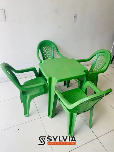 CONJUNTO DE PLÁSTICO COM BRAÇOS