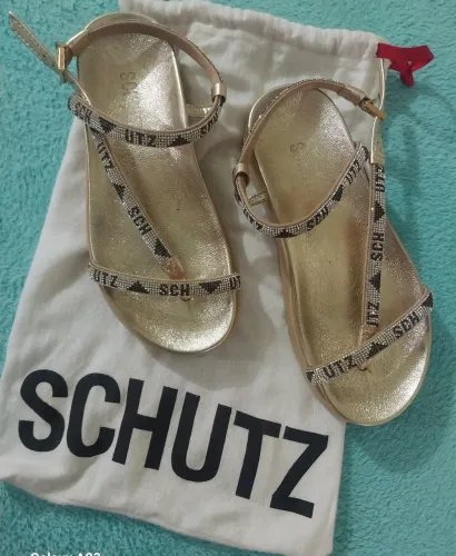Sandália schutz