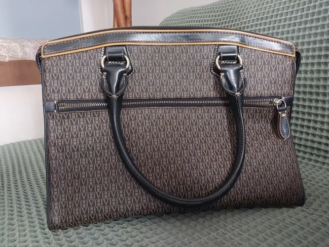Vendo bolsa Victor Hugo original 