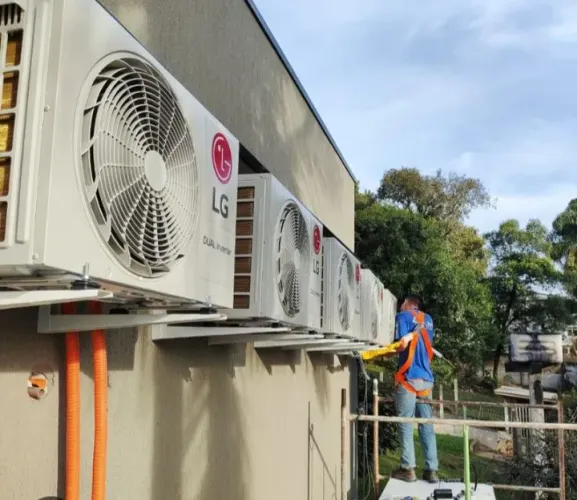 Instalação e manutenção de ar condicionado