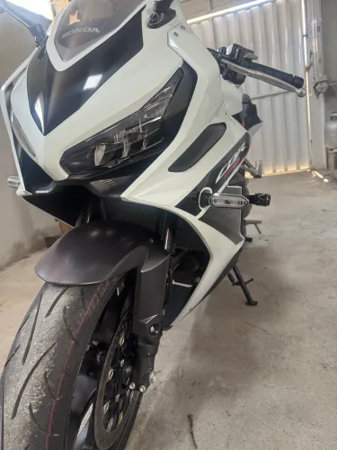 Cbr 650r IMPECÁVEL 2mil km