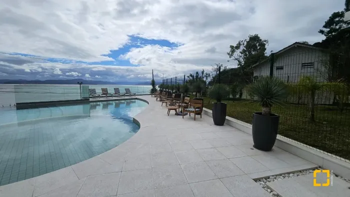 Cobertura com 3 suítes, 3 vagas à venda no Cacupé