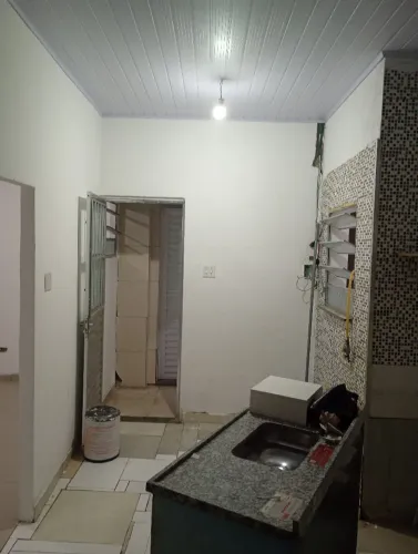 Aluga casa Jd Sta adelia