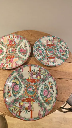 Antigo pratos de porcelana chinesa, Cantonesa também conhecido como Medalhão Rosa.