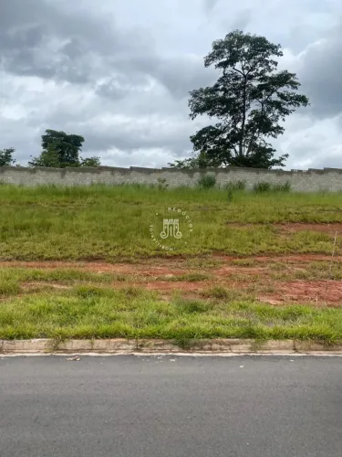 TERRENO NO CONDOMINIO LAGO AZUL COM 250M² EM JUNDIAI SP.