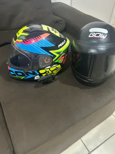 Capacete esportivo