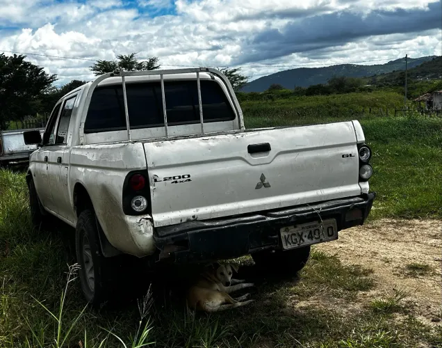 Mitsubishi L200 GL 2.5 4X4 CD Diesel 2010