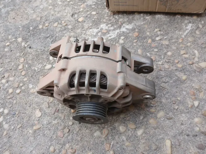 Vende-se Alternador