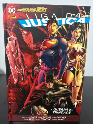 Liga da Justiça: Guerra da Trindade - DC Comics Panini HQ