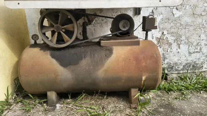 Compressor de Ar (Motor Elétrico com curto)| 15 pés / 200 Litros
