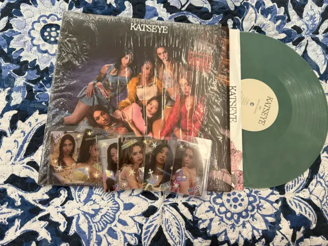 Vinil sis katseye completo