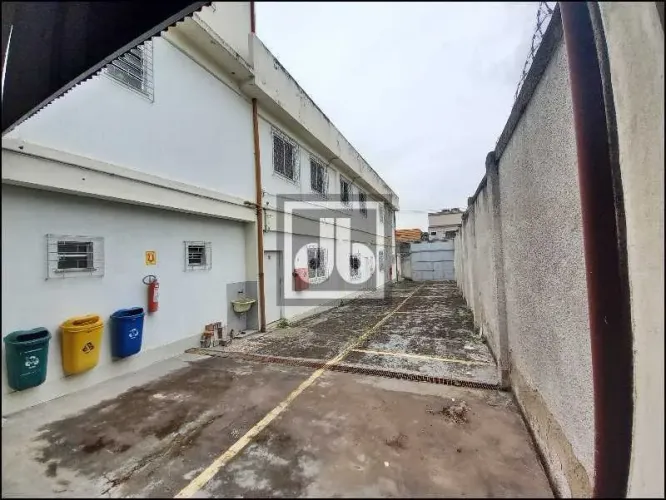 Júlio bogoricin Méier Vende, Prédio Comercial no Riachuelo com 3 Pavimentos, Salas, Almoxa