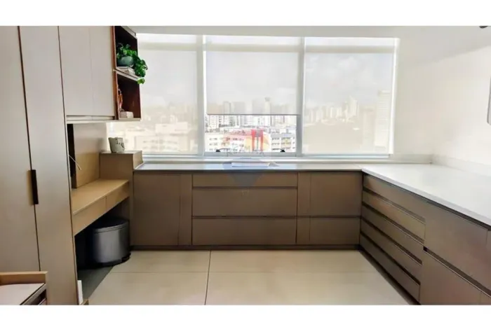 OPORTUNIDADE !! Sala Premium à Venda no Ed. Tomé de Souza Alto Padrão-