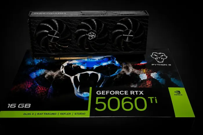 RTX 5060 Ti 16GB Triple fan DDR7 Completa na Caixa