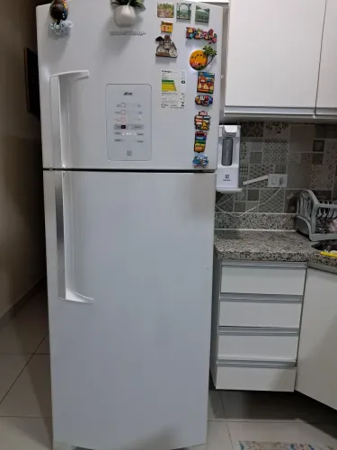 Vendo uma geladeira