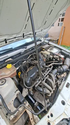 Ford Courier 1.6 L/ 1.6 Flex 2005