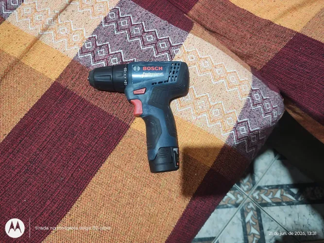 Furadeira bosch 12v li