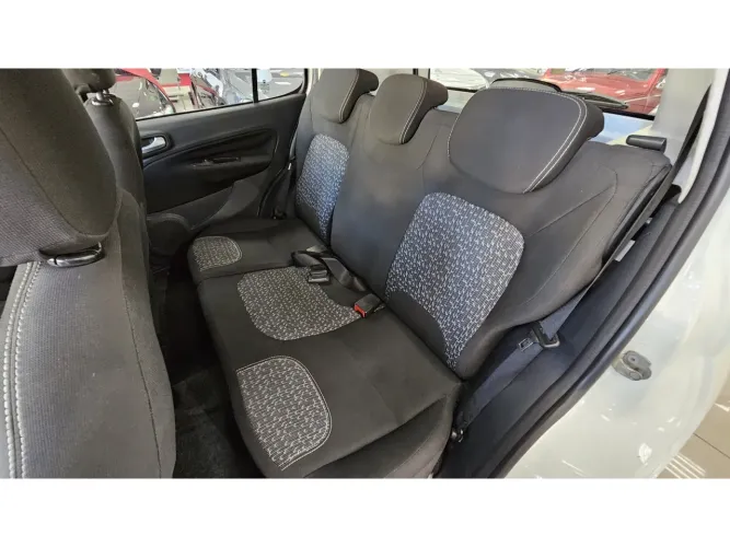 Fiat Uno Evolution 1.4 Fire Flex 8V 5P 2015