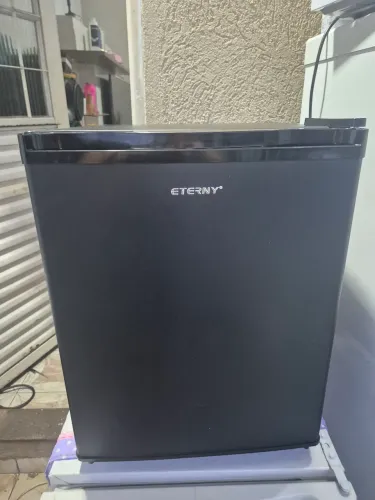 Refrigerador adega bem novinho