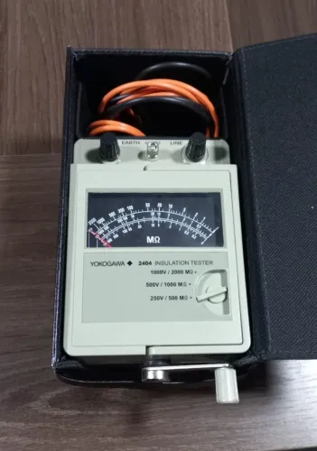 Megôhmetro Analógico Yokogawa 2404-22 Portátil sem Pilhas 500V 1000MOhms