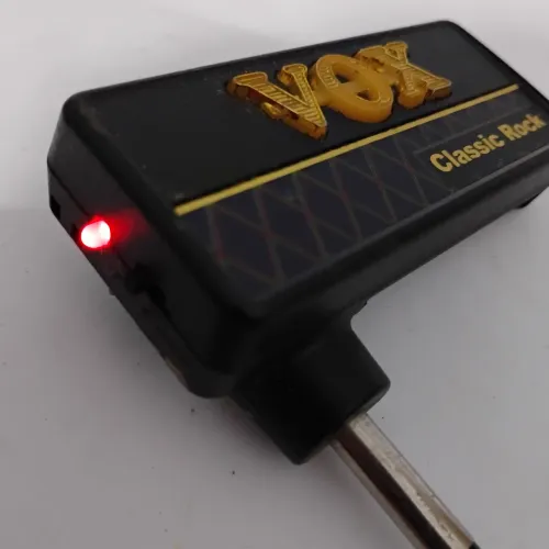 MINI AMP VOX CLASSIC ROCK S/TAMPINHA TRASEIRA.