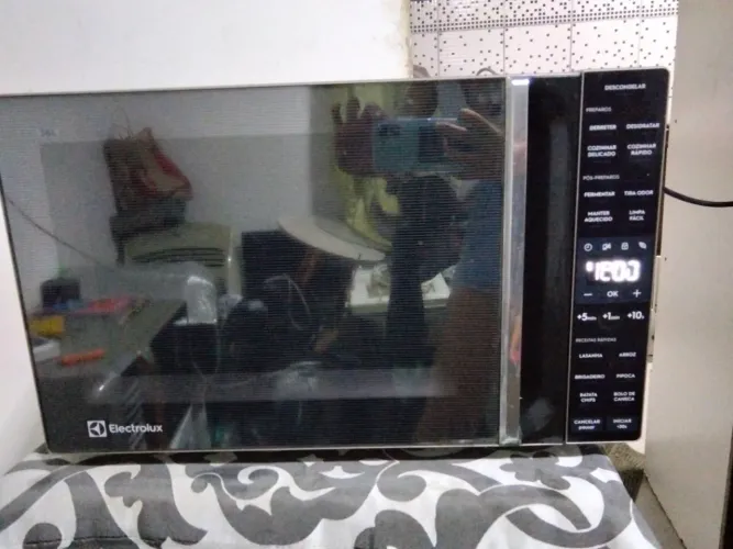 Vende-se microondas, *