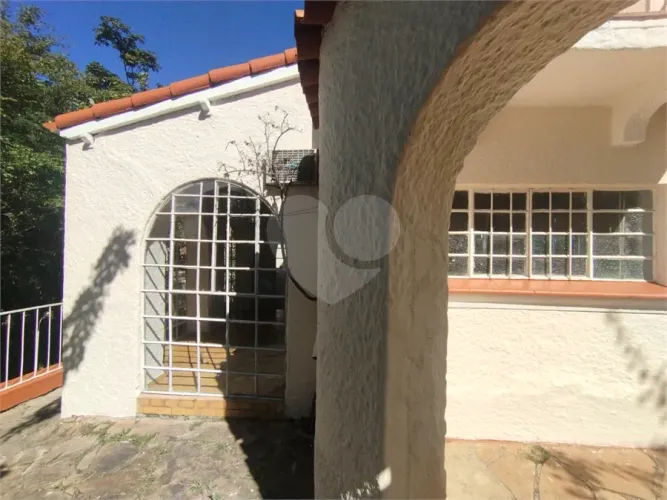 Casa com 3 quartos para locação em Pacaembu - SP