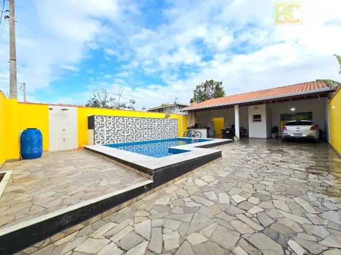 Casa com 4 quartos e piscina à venda! - Maria Helena Novaes - Peruíbe/SP