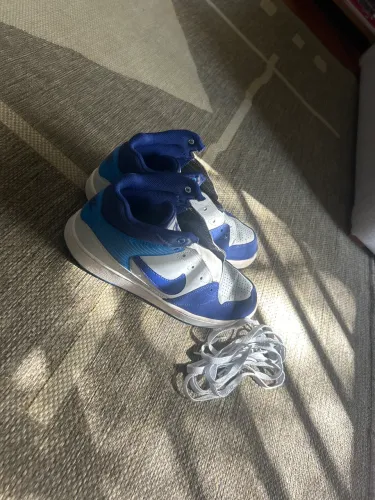 Nike court borough mid 2