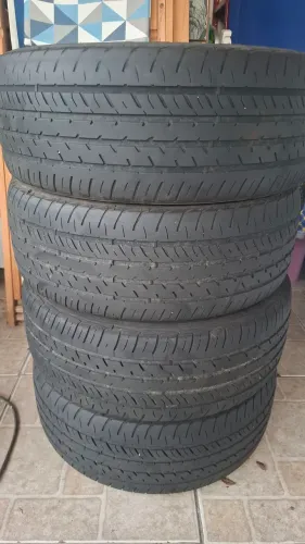 Jogo de Pneus 195/55 R15 GoodYear 