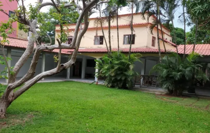 Cerimonial com Uma Quitinete e Outra casa com 02 Quartos, no Bairro Sao Pedro III