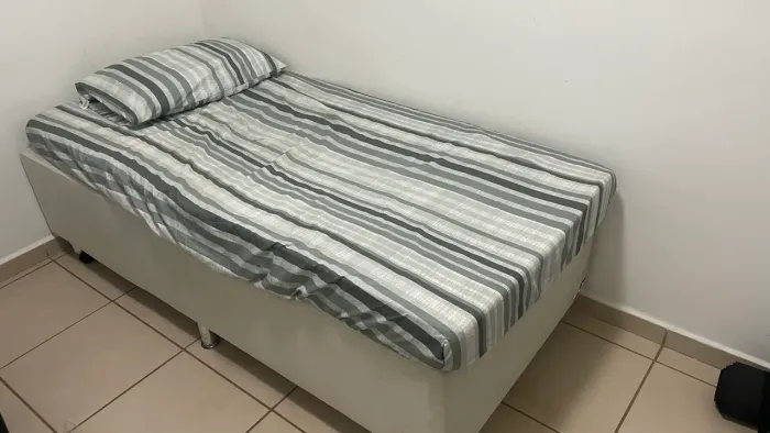 Cama box + colchão usada