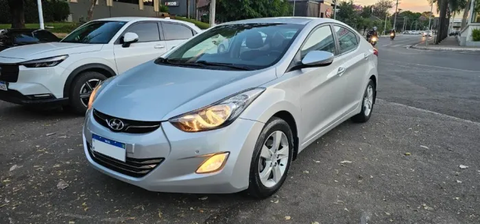 Hyundai Elantra GLS 2.0 16V Flex Aut. 2014