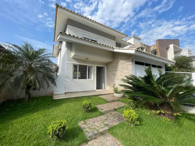 Casa com 3 Dormitórios, Suíte e Área Gourmet à Venda na Pedra Branca - Palhoça/SC