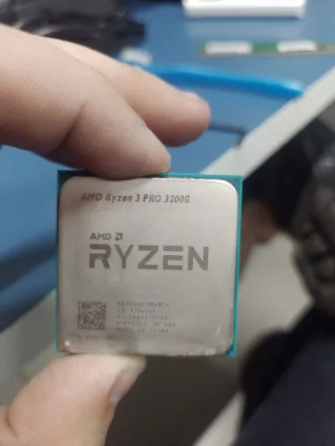 Ryzen 3 pro 3200g