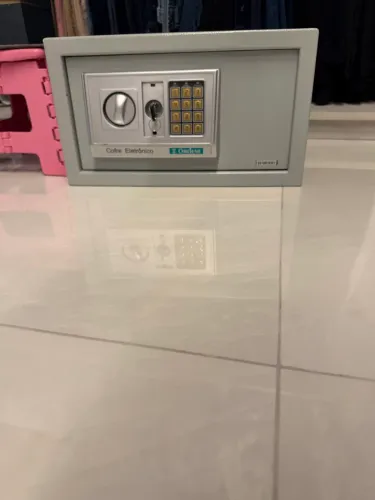 Vendo um cofre digital
