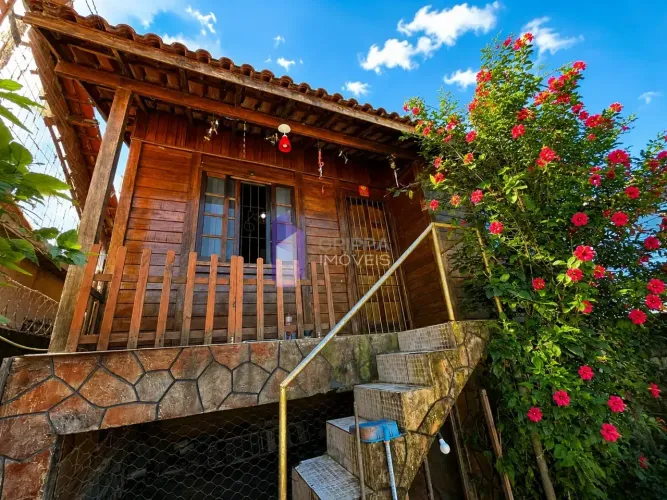 Casa para locação com 02 quartos em condomínio com segurança 24h, por R$ 1.600,00 em Várze