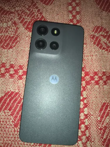 Moto g15 " tela está trincada"
