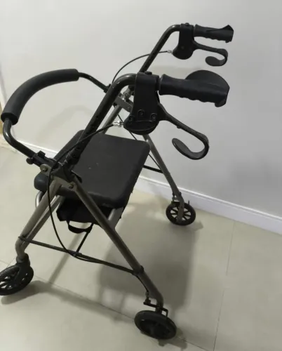 Andador 4 rodas alumínio