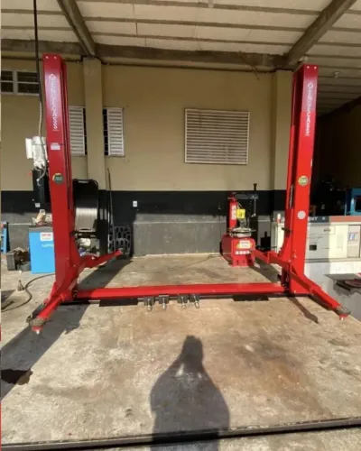 Elevador idraulico 4tt usado