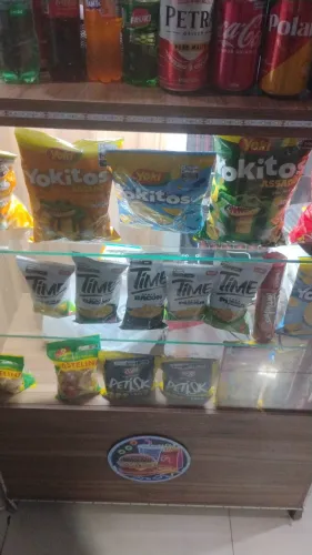 Venda de uma vitrine e expositor 
