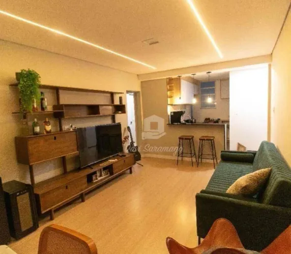 Apartamento Reformado no miolo de Icaraí: 2 Quartos e Closet