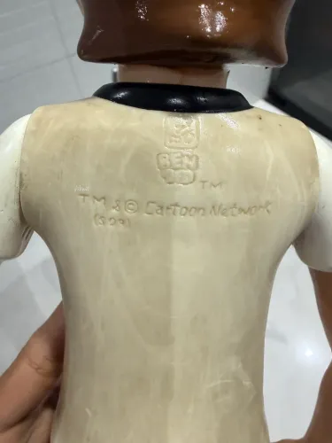 Boneco Ben10