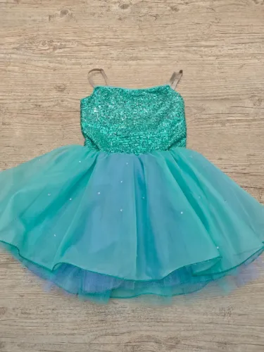 Vestino de menina cor verde e brilho para 7 ou 8 anos