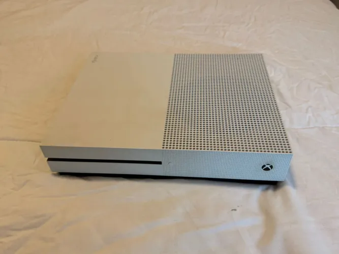 Xbox one s 500gb + Manete