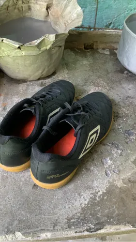Tênis de futsal Neo stiker Tamanho 39/40